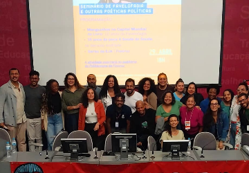 pessoas que participaram do projeto reunidas