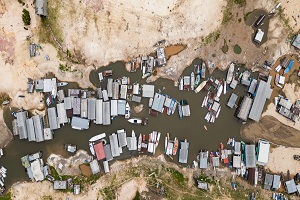 Imagem aérea de conjunto de palafitas Imagem aérea de conjunto de palafitas