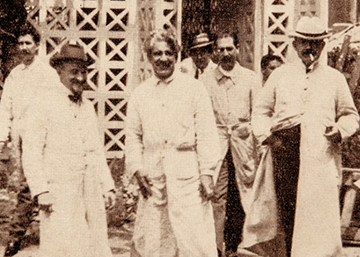 Oswaldo Cruz e outros cientistas em foto tirada na década de 1910