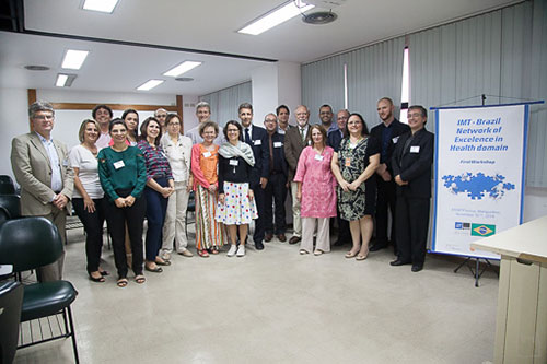 Encontro reuniu mais de 30 pesquisadores e dirigentes de universidades, centros de pesquisa e agências de fomento à pesquisa. (Foto: Pedro Linger)