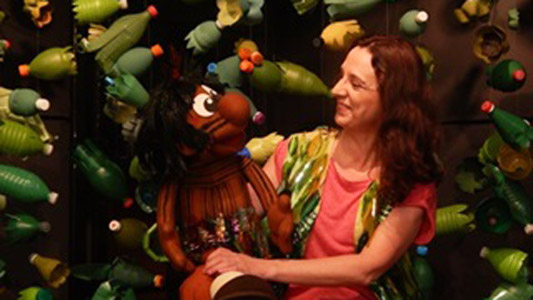 Imagem da peça teatral Curumim quer música