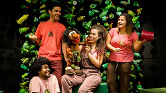 Foto da peça Curumim quer música