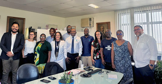 Representantes do IFF e de Zâmbia reunidos