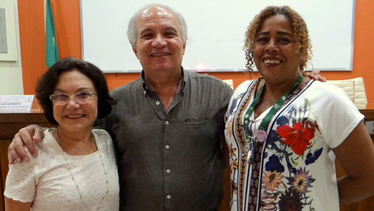 Palestrantes junto do diretor da unidade