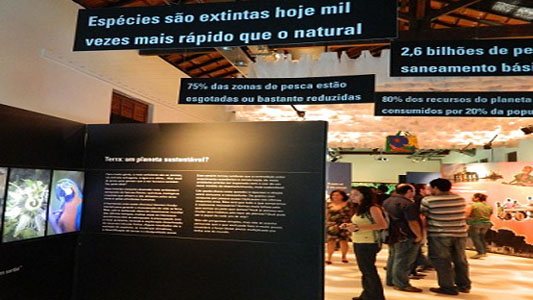 Imagem aérea de parte da exposição