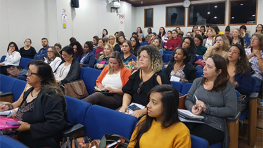 Participantes no auditório do IFF