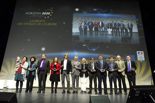 Pesquisadores no palco