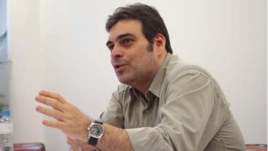 Rodrigo Murtinho falando