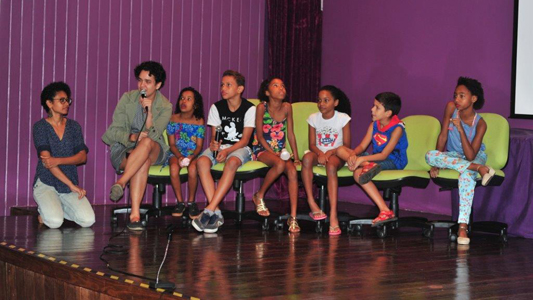 Crianças no palco