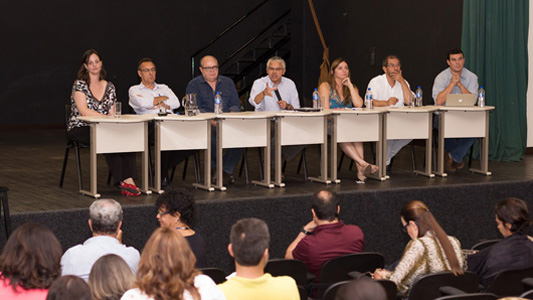 Foto dos palestrantes do seminário