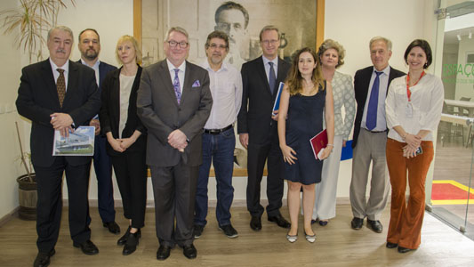 Representantes da Fiocruz e da embaixada da Bégica reunidos