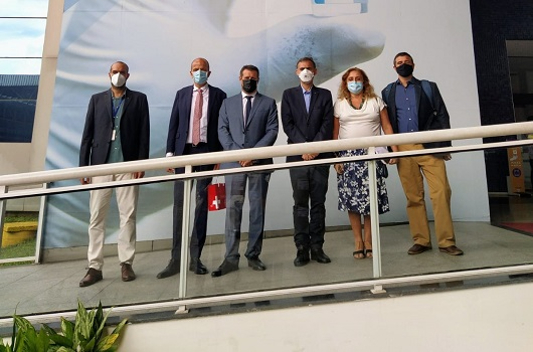 Embaixador suiço e integrantes da Fiocruz