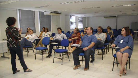 Participaram da atividade o Diretor da unidade, vices diretores de pesquisa e ensino, pesquisadores e membros do NAAC 