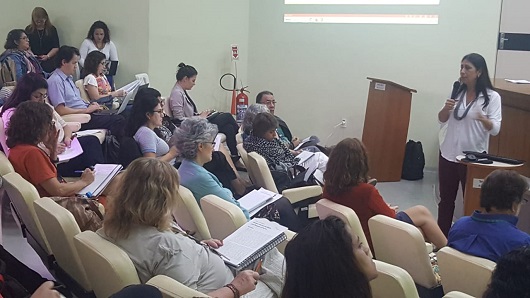 Paula Xavier apresentou um panorama das políticas e experiências de abertura de dados ao redor do mundo e compartilhou o fluxo e resultado do trabalho do GTCA
