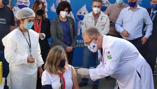 The research is being carried out in partnership with the city of Botucatu, the University of Oxford, the AstraZeneca laboratory, the Gates Foundation, the São Paulo State University (Unesp) and the Oswaldo Cruz Foundation (Fiocruz), represented by President Nísia Trindade Lima (photo: Ministry of Health)