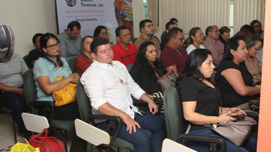 Público no auditório 