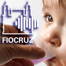 Criança tomando antibiótico