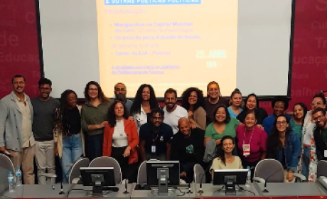 pessoas que participaram do projeto reunidas
