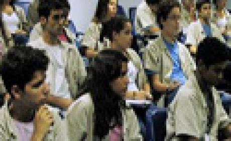 Foto: Acervo EPSJV/Fiocruz Alunos reunidos durante aula