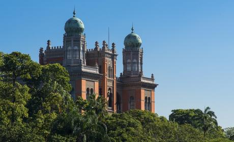 imagem do Castelo Morisco da Fiocruz de lado