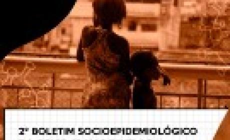 Imagem: divulgação Mulher ao lado da filha olhando a vista