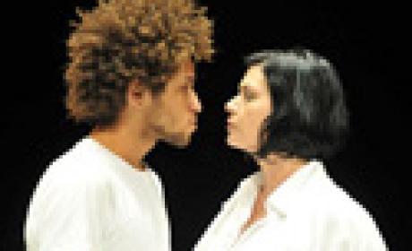 Foto: Acervo Museu da Vida Homem à esquerda e mulher à direita - um de frente para o outro