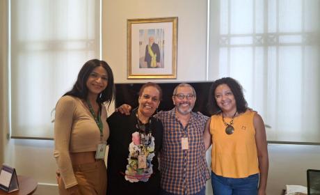 Reunião do último dia 14 (14/04) com o novo chefe de Gabinete Rivaldo Cunha e a vice-presidente de Pesquisa e Coleções Biológicas Alda Cruz, dialogando sobre as principais demandas para avançar na implementação do plano de ação para obtenção do Selo Pro-Equidade de Gênero e Raça do Ministério das Mulheres.