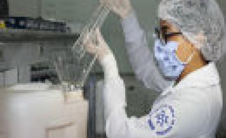 Imagem: Fiocruz Rondônia Médica trabalhando de máscara