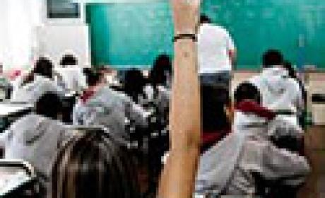 Violência gerada pelo confronto dos policiais das UPPs com a comunidade é considerada pelos moradores como um grave fator de risco à saúde (Foto: Informe Ensp) Foto de alunos em sala de aula