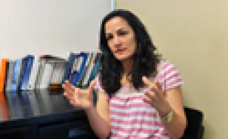 Para a pesquisadora Ana Paula Assef, é imprescindível estimular o desenvolvimento de novas drogas (Foto: Gutemberg Brito) Foto da pesquisadora do IOC Ana Paula Assef