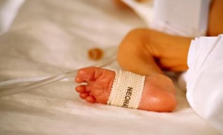 Imagem: divulgação Pé de um bebê prematuro no leito de um hospital