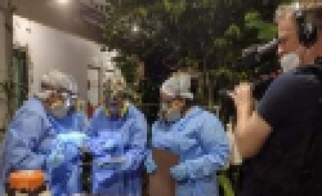 Foto: Fiocruz Amazônia Pesquisadores sendo filmados no trabalho