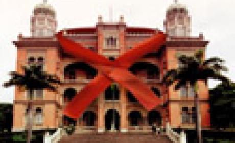 Foto: Acervo Fiocruz Castelo Mourisco com fita que simboliza a campanha