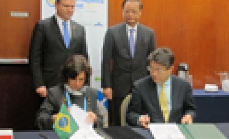 Foto: Lucia Marques Nísia Trindade e George Gao