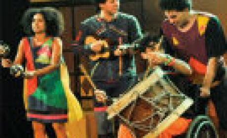 Imagem: COC Quatro atores em um palco