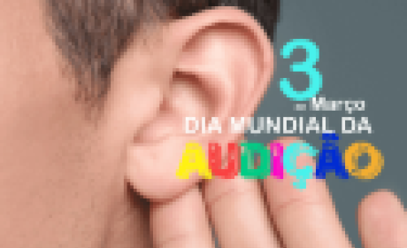 Imagem: Ensp Homem com a mão atrás do ouvido