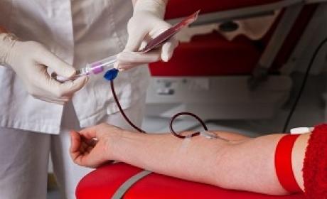 Pessoa doando sangue