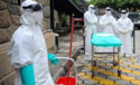 Foto: Tânia Rêgo/Agência Brasil Equipe de médicos com kits de segurança