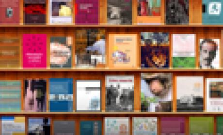 Prateleiras com livros