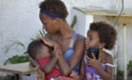 Foto: Projeto Comer Pra Quê/Salvador Scofano/Fiocruz Imagens Mulher amamentando