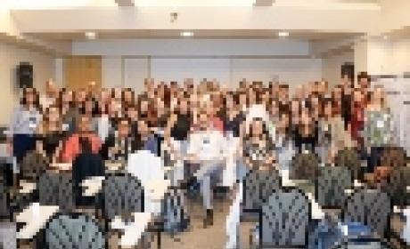 Rede Fio-Câncer promove 8º encontro com palestras e apresentações de trabalhos