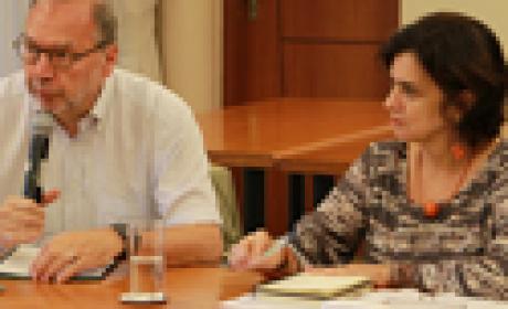 Peter Pior e Nísia Trindade (Foto: Peter Iliciev) Peter Piot e Nísia Trindade