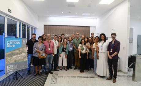 Presidente e gestores visitam Centro de Pesquisa em Covid-19