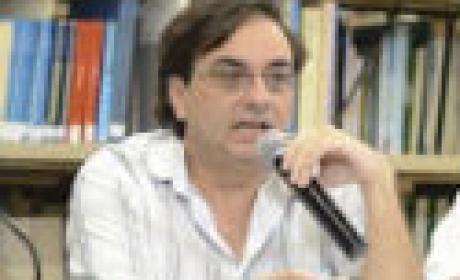 Franciso Inácio será o coordenador da pesquisa. Foto: acervo Fiocruz Foto do pesquisador Francisco Inácio falando ao microfone