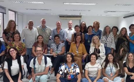 Equipe reunida no evento