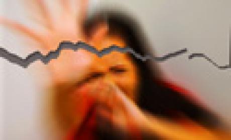 Fotomontagem: Aldo Moura/ Fiocruz Imagem desfocada de mulher em desespero
