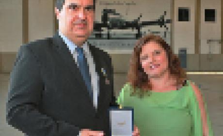 Pesquisador da Fiocruz recebe Medalha Mérito Santos-Dumont
