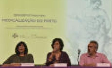 Magali Romero Sá, vice-diretora de Pesquisa e Educação da COC; Nísia Trindade Lima, presidente da Fiocruz; e Luiz Antônio Teixeira, historiador da COC e um dos organizadores do seminário (Foto: Divulgação/COC) Foto da mesa de abertura do evento