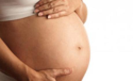 Desigualdades sociais, tecnologias inadequadas, aceleração do parto e aborto inseguro são alguns dos fatores que prejudicam à saúde das gestantes Imagem da barriga de uma mulher grávida
