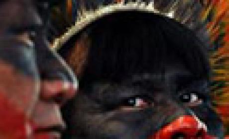 Imagem: Acervo Ensp Foto fechada no rosto de dois indígenas